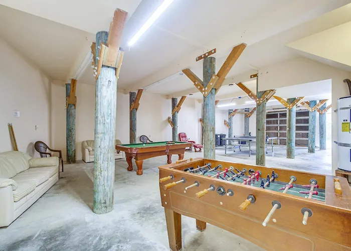 'Oceanfront Castle' W/ Hot Tub & Game Room